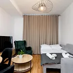 Revesen Premium דירה